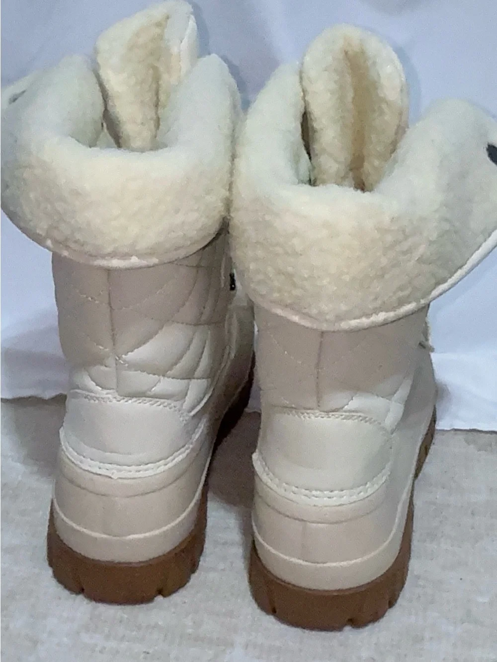 Dream Pairs Cream Waterproof Faux Shearling Lined Duck Snow Boots Size 6